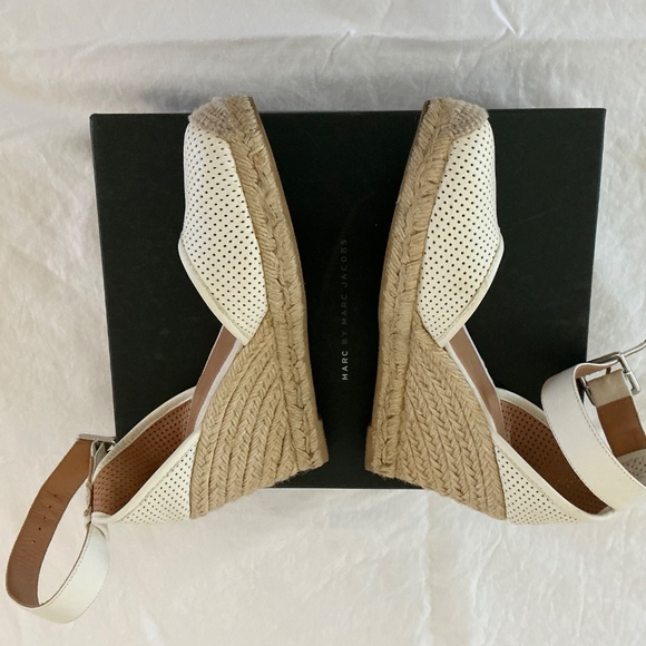 MARC JACOBS Dorsey Wedge PerforatedLamb Leather Ankle Strap Espadrille (Size:38) - Picture 3 of 5